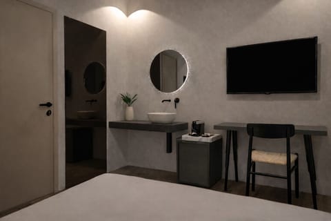 Luxury Double Room, Balcony, City View | In-room safe, blackout drapes, soundproofing, iron/ironing board