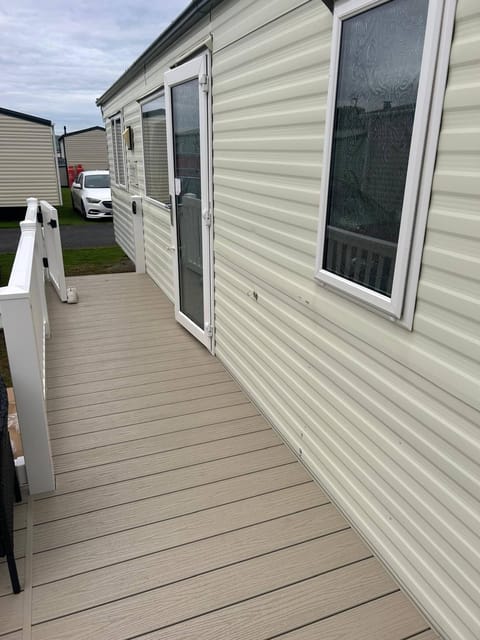 Mobile Home, 3 Bedrooms, Balcony | Exterior