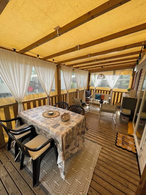 Outdoor dining