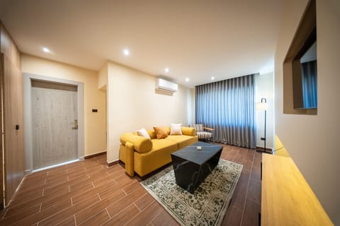 Superior Suite | Living area