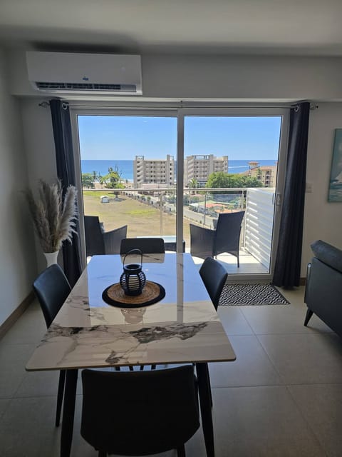 Apartment, 2 Bedrooms, Accessible, Balcony | Dining