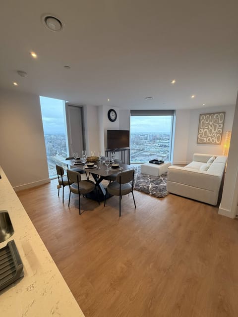 Apartment, 2 Bedrooms, Accessible | Living area