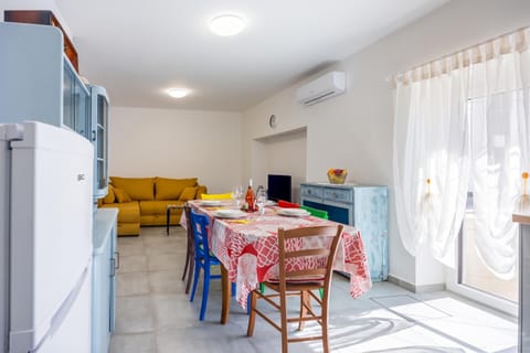 Family Apartment, 1 Bedroom, Terrace (Rural Apt Arya: Garden & BBQ) | Dining