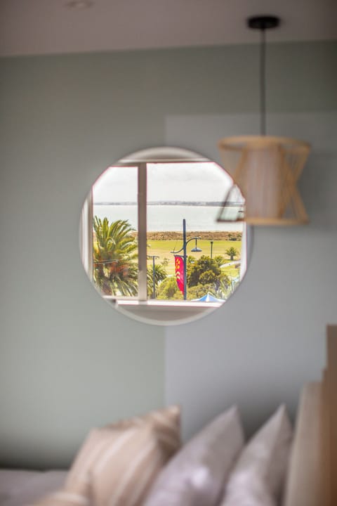 Deluxe Studio, Ocean View | In-room safe, laptop workspace, blackout drapes, soundproofing