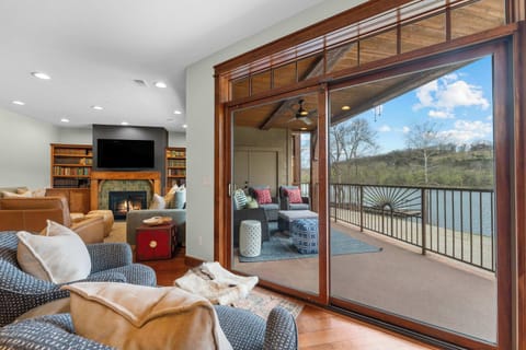 Welcome to the Back Deck on Taneycomo!
