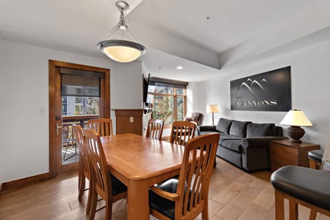 Living  / Dining Area