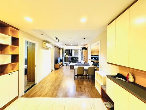 Deluxe Apartment, 2 Bedrooms, Balcony, City View | Interior