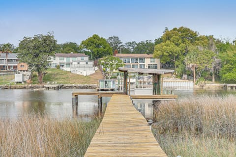 Jacksonville Vacation Rental | 3BR | 2.5BA | 1,800 Sq Ft | 3 Steps to Enter