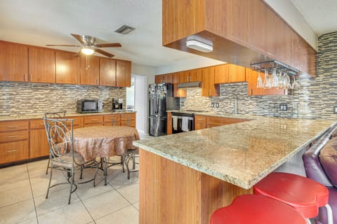 Orlando Vacation Rental | 3BR | 2BA | 1,900 Sq Ft | 2 Steps to Enter