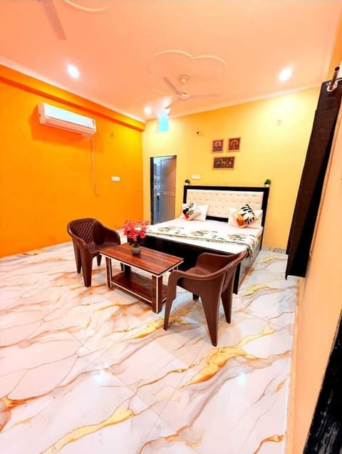 Deluxe Double Room, Balcony, Bay View | Laptop workspace, iron/ironing board, free WiFi