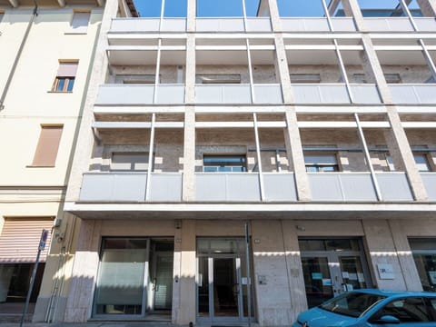 Apartment, Urban Design, Composite Material, Condominium, Glass, Mixed-Use, Commercial Building, Concrete, Balcony
