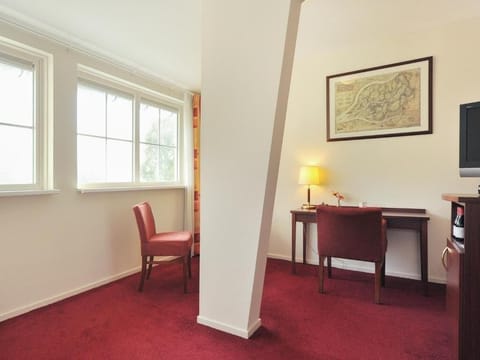 Standard Double Room, River View | Interior