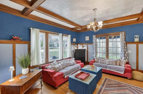 House, 4 Bedrooms | Living area | Smart TV, streaming services