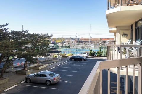 24-Braemar Towers 0206-View 02