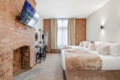 Family Room, Multiple Beds, Non Smoking, Private Bathroom | Desk, laptop workspace, free WiFi