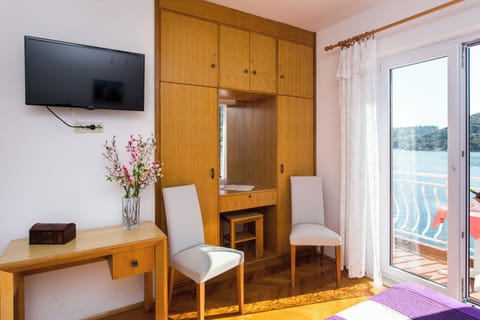 Apartment (Standard Two-Bedroom Apartment with S) | 6 bedrooms, premium bedding, free WiFi, bed sheets