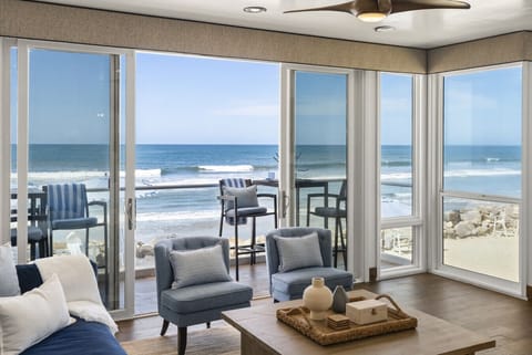 Beachfront Best  Vacation Rental in Oceanside, on Beach Walk to Restaurants and Village