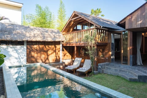 Private pool
