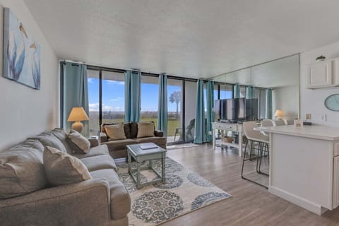 1615 Lake Park Blvd S Unit 107-print-001-003-Main Living Area-4200x2800-300dpi