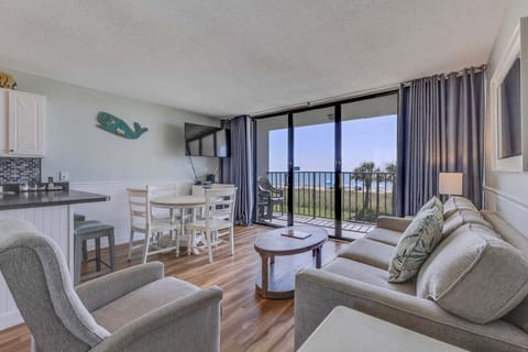Atlantic Towers 210-print-001-005-Main Living Area-4200x2800-300dpi
