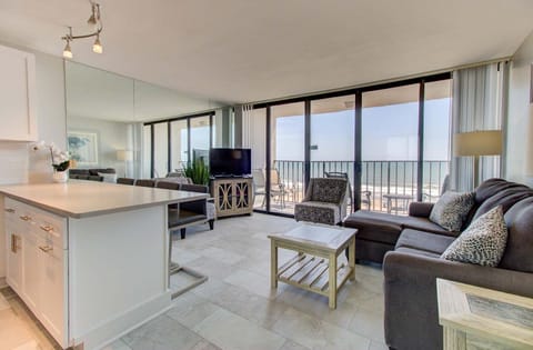 Atlantic Towers 512-print-001-055-Main Living Area-4200x2759-300dpi