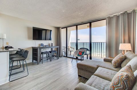 Atlantic Towers 608-print-001-037-Main Living Area-4200x2760-300dpi