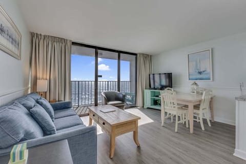 Atlantic Towers 609-print-001-064-Main Living Area-4200x2800-300dpi