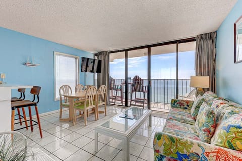 Atlantic Towers 1001-print-001-009-Main Living Area-4200x2800-300dpi