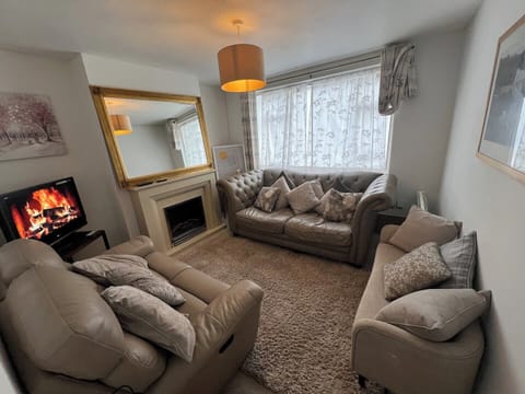 Lounge 1 