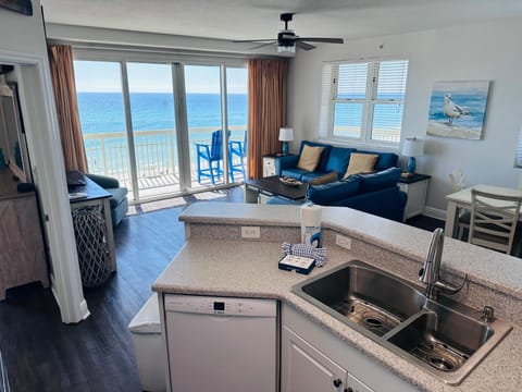 Condo, Multiple Beds (Celadon 409- Champagne Sunsets) | Interior