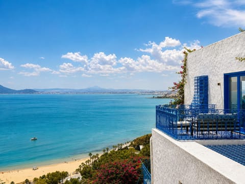Apartment, 2 Bedrooms, Terrace | Property grounds