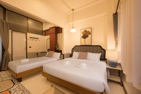 Family Room | Minibar, free WiFi