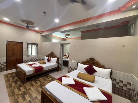 Standard Room, Multiple Beds, Non Smoking