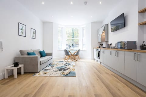 House | 1 bedroom, desk, soundproofing