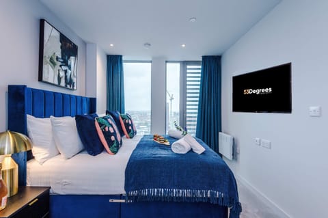 House | 2 bedrooms, desk, Internet