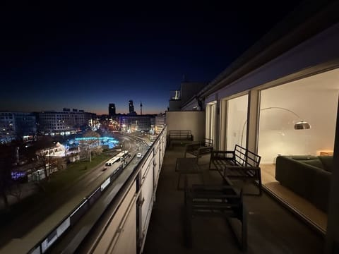 Du stehst auf Urban Style und willst mit Deinen Freunden und Familie beim Reisen nicht auf Luxus verzichten? In unserem Penthouse Loft bist du goldrichtig!