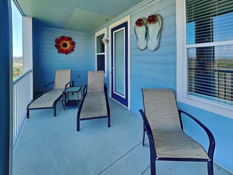 Welcome to Pointe West 202 - The Hermit Hideaway!