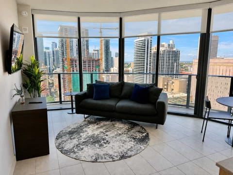 Enjoy incredible skyline scenery from your living room!