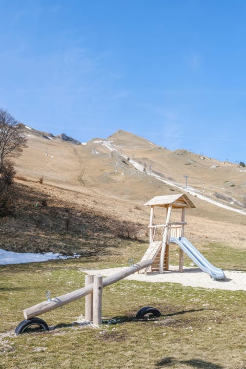 Condo, Hill View | Children's area