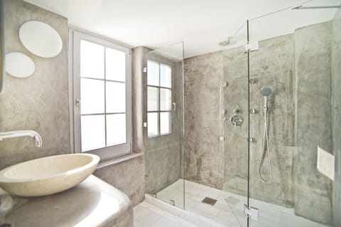 Superior Suite, Hot Tub, Sea View (Outdoor) | Bathroom | Shower, hydromassage showerhead, designer toiletries, hair dryer