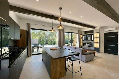 living room, kitchen, TV, terrace