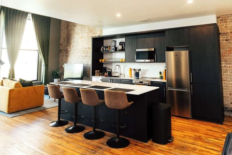 Light, texture, and balance come together in this open-concept loft. Every detail reflects comfort and style.