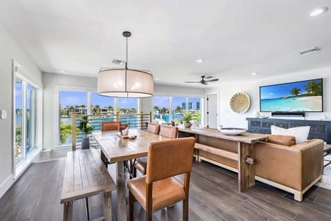 Thoughtful coastal décor throughout this 4 bedroom waterfront house