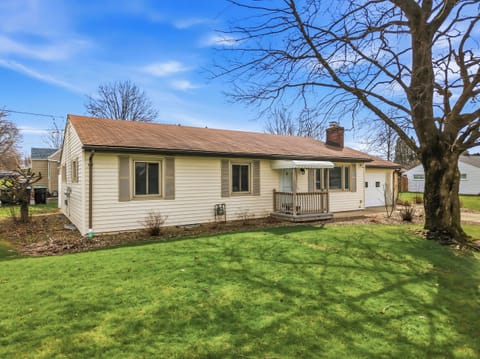Spacious 3 bedroom home in the heart of Hermitage.