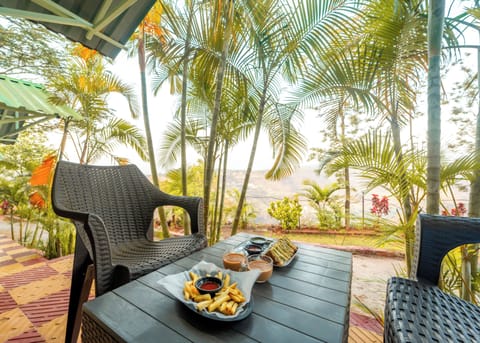 Classic Double Room, Garden View | Outdoor dining