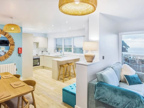 Open plan living space | 106 Residence - Illfracombe Retreats, Illfracombe
