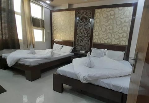 Deluxe Quadruple Room | Desk, WiFi (free)