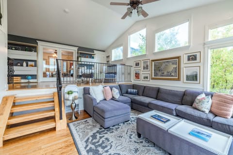 Sandy Vacation Rental | 3BR | 2.5BA | 4,000 Sq Ft