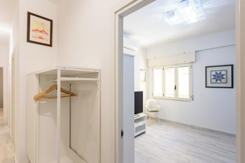 Apartment (1 Bedroom) | Living area | TV