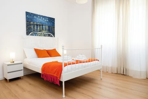 Apartment (2 Bedrooms) | 2 bedrooms, iron/ironing board, cribs (free), bed sheets